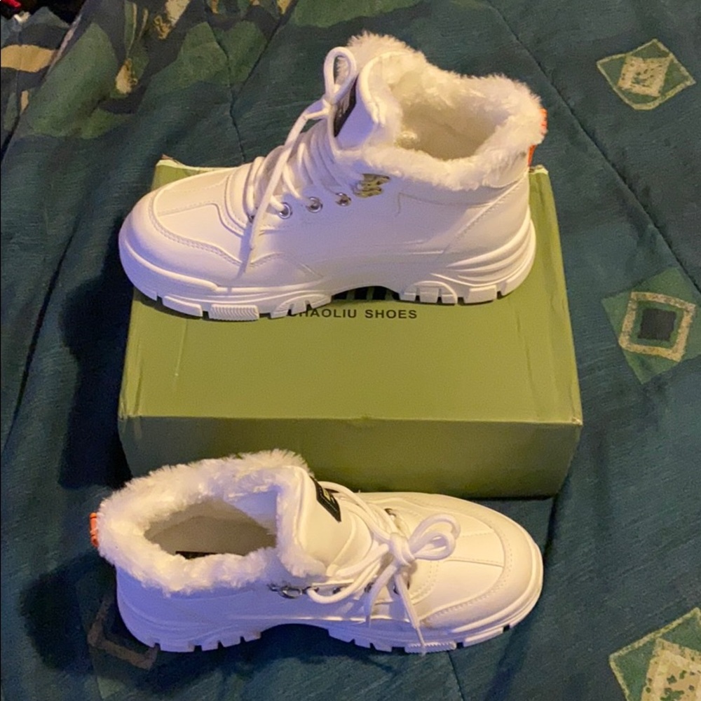 Beautiful boots that need a home for the winter!❤️